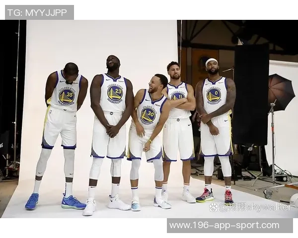 勇士因伤病影响本赛季前20场比赛已尝试8种首发阵容